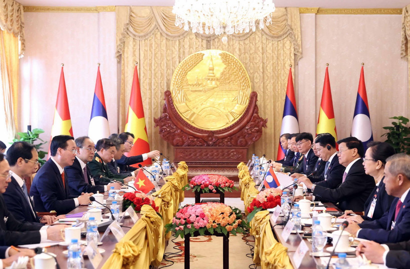 Chủ tịch nước Võ Văn Thưởng hội đàm với Tổng Bí thư, Chủ tịch nước Lào Thongloun Sisoulith. (Ảnh: TTXVN)