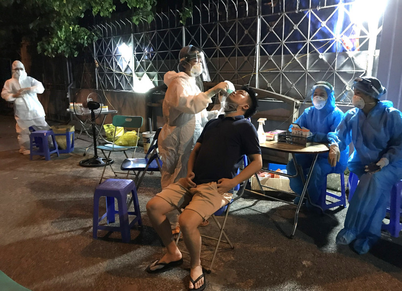 Xét nghiệm Covid-19. 