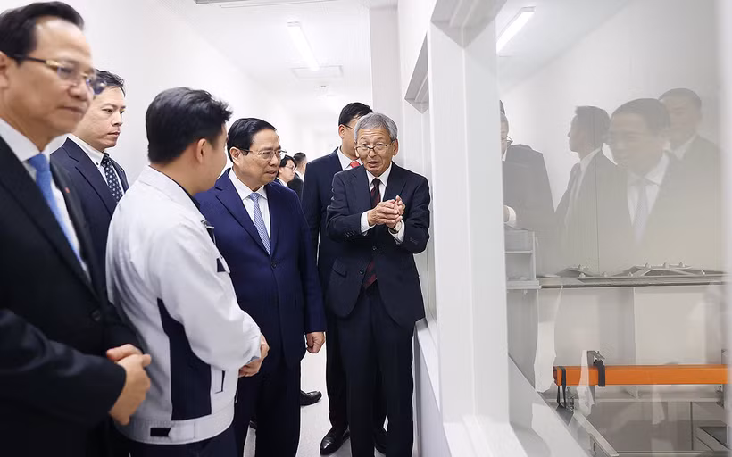 Thủ tướng Phạm Minh Chính thăm cơ sở sản xuất của Công ty Shibata Gosei.