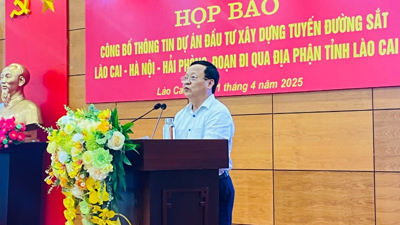 Đồng chí Nguyễn Trọng Hài, Ủy viên Thường vụ, Phó Chủ tịch Ủy ban nhân dân tỉnh Lào Cai chủ trì cuộc họp báo.