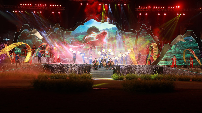 Lễ khai mạc Festival "Cao nguyên trắng Bắc Hà" tối 8/3.