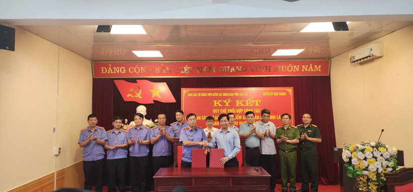 Lễ ký kết Quy chế phối hợp giữa Viện Kiểm sát nhân dân tỉnh Lào Cai với huyện ủy Bảo Thắng chiều ngày 23/4.