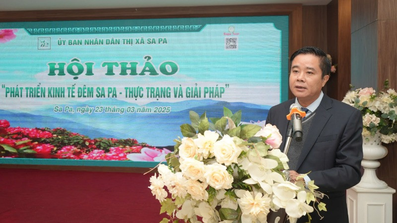 Đồng chí Phan Đăng Toàn, Bí thư Thị ủy Sa Pa phát biểu khai mạc hội thảo.
