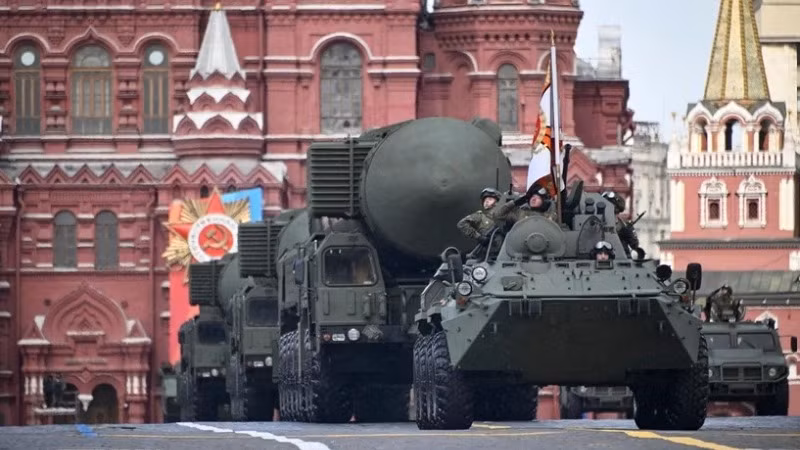 Tên lửa đạn đạo liên lục địa Yars của Nga tại lễ duyệt binh kỷ niệm Ngày Chiến thắng trên Quảng trường Đỏ ở Thủ đô Moskva, ngày 9/5/2024. (Ảnh: AFP/TTXVN)