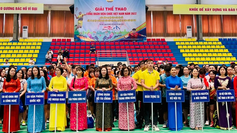 Ban tổ chức trao 48 bộ huy chương cho các đối vận động viên đạt thành tích xuất sắc nhất.