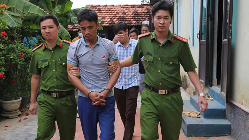 Đối tượng Dương Văn Thế khi bị bắt giữ. (Ảnh do Công an cung cấp)