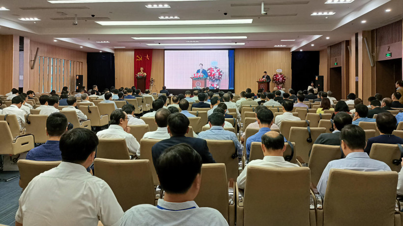 Toàn cảnh hội nghị.