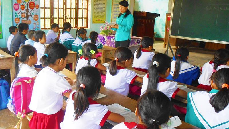 Việc tỉnh Quảng Bình chưa xem xét tăng học phí năm học 2022-2023 nhận được sự hoan nghênh, đồng tình của nhân dân, trong đó có giáo viên và học sinh.