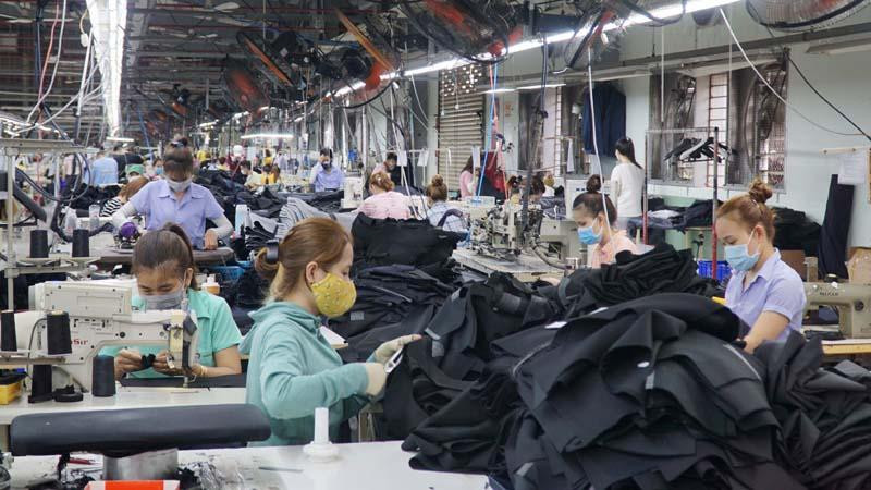 Người lao động làm các nghề, công việc có yêu cầu nghiêm ngặt về an toàn, vệ sinh lao động sẽ được huấn luyện về an toàn, vệ sinh lao động.