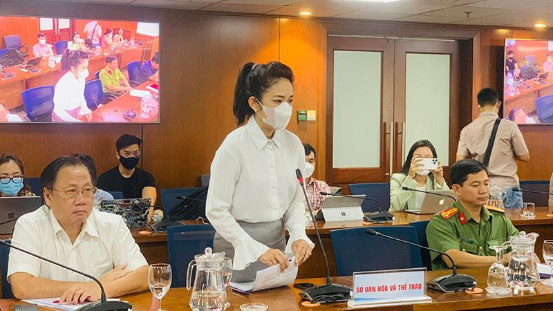 Phó Giám đốc Sở Văn hóa và Thể thao Thành phố Hồ Chí Minh Nguyễn Thị Thanh Thúy trả lời câu hỏi của các cơ quan báo chí.