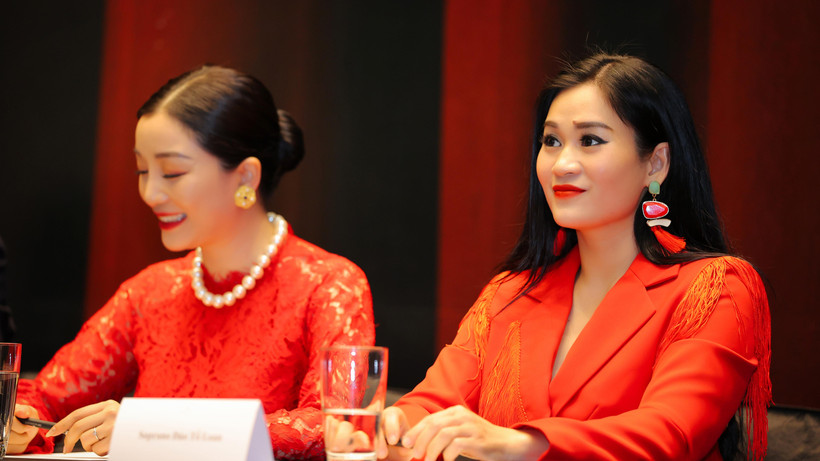 Hai nghệ sĩ Đào Tố Loan và Phạm Thu Hà tham gia buổi hòa nhạc. (Ảnh: HÒA NGUYỄN)