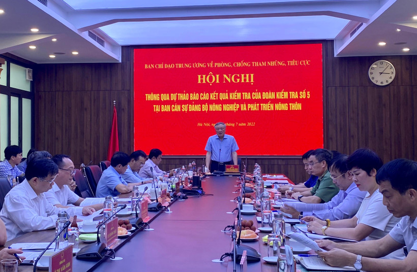 Quang cảnh buổi làm việc.