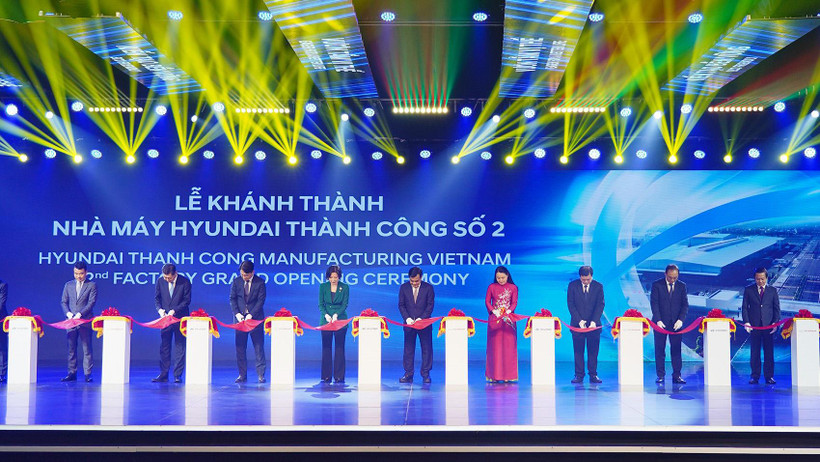 Cắt băng Khánh thành Nhà máy ô-tô Hyundai Thành Công số 2.