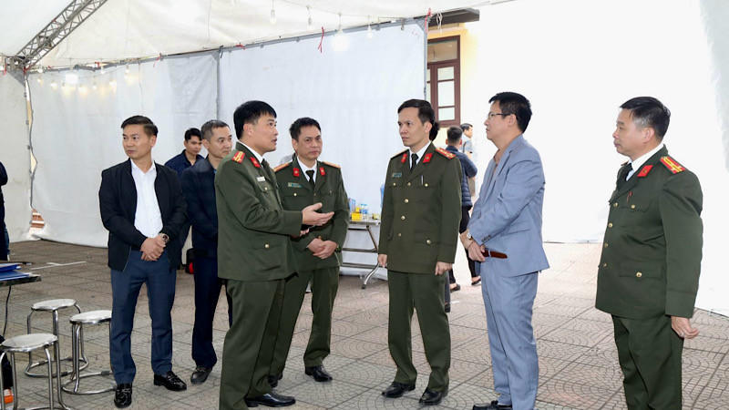 Lãnh đạo Bộ Công an kiểm tra, động viên cán bộ chiến sĩ Công an tỉnh Bắc Ninh trong quá trình điều tra, phá án.