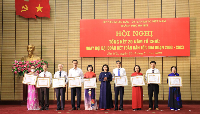 Các tập thể có thành tích tiêu biểu nhận Bằng khen tại Hội nghị Tổng kết 20 năm tổ chức Ngày hội Đại đoàn kết toàn dân tộc giai đoạn 2003-2023. 