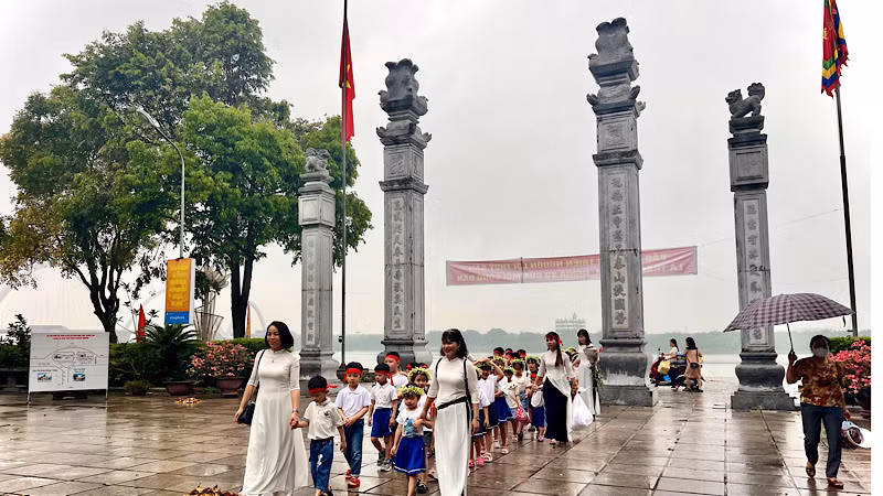 Lăng Kinh Dương Vương-người được tôn là Thủy tổ nước Nam.