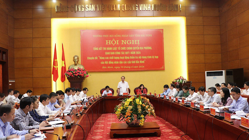 Các đại biểu tham dự hội nghị.
