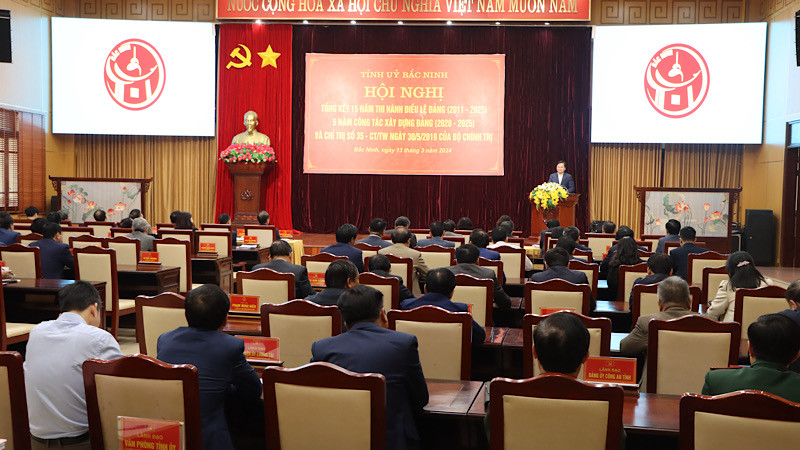 Toàn cảnh hội nghị.