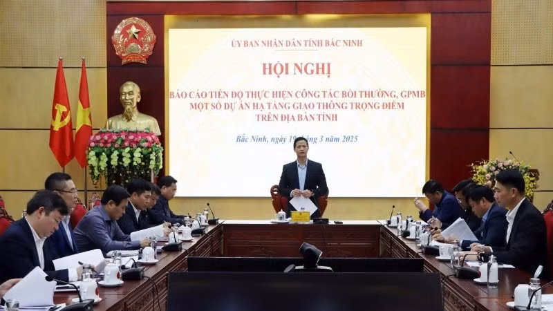 Đồng chí Vương Quốc Tuấn, Chủ tịch Ủy ban nhân dân tỉnh Bắc Ninh chủ trì hội nghị.