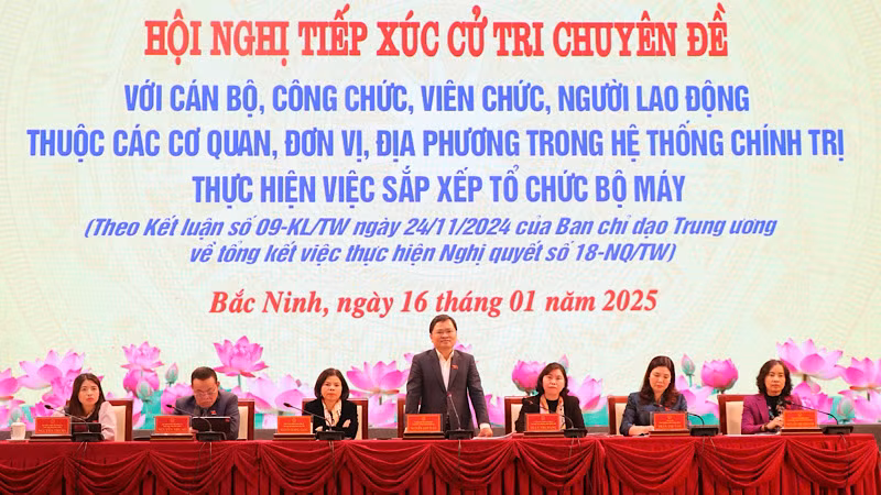 Đồng chí Bí thư Tỉnh ủy Bắc Ninh Nguyễn Anh Tuấn dự, chủ trì hội nghị tiếp xúc cử tri chuyên đề.