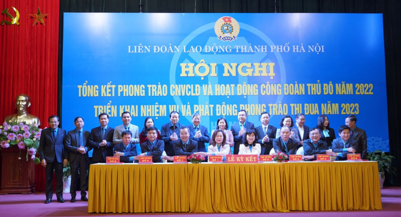 Các đơn vị ký kết thi đua năm 2023.