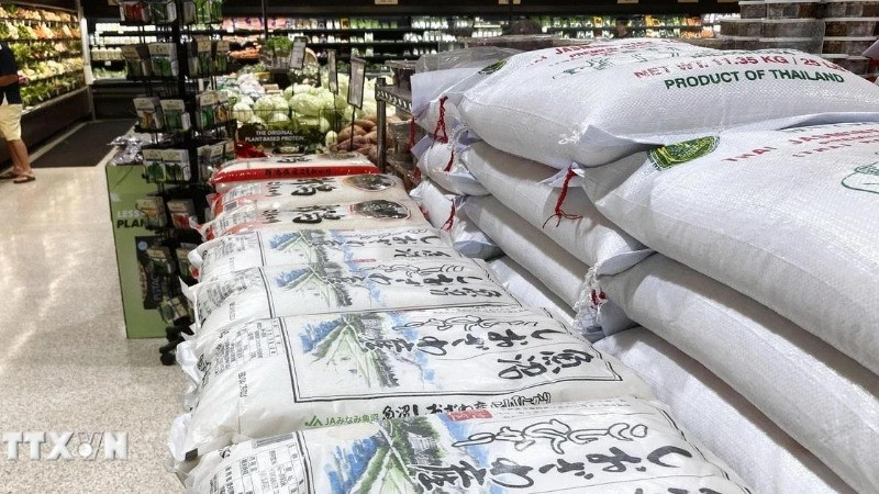 Gạo Nhật Bản được bày bán tại siêu thị. (Ảnh: Kyodo/TTXVN)