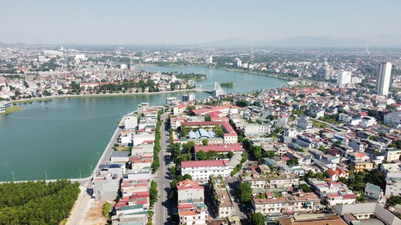 Thành phố Việt Trì là nơi đặt trung tâm chính trị, hành chính của tỉnh Phú Thọ mới sau sáp nhập.