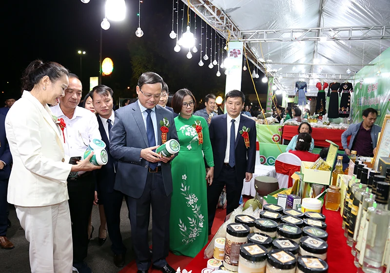 Khai mạc Hội chợ OCOP tỉnh Tuyên Quang năm 2023