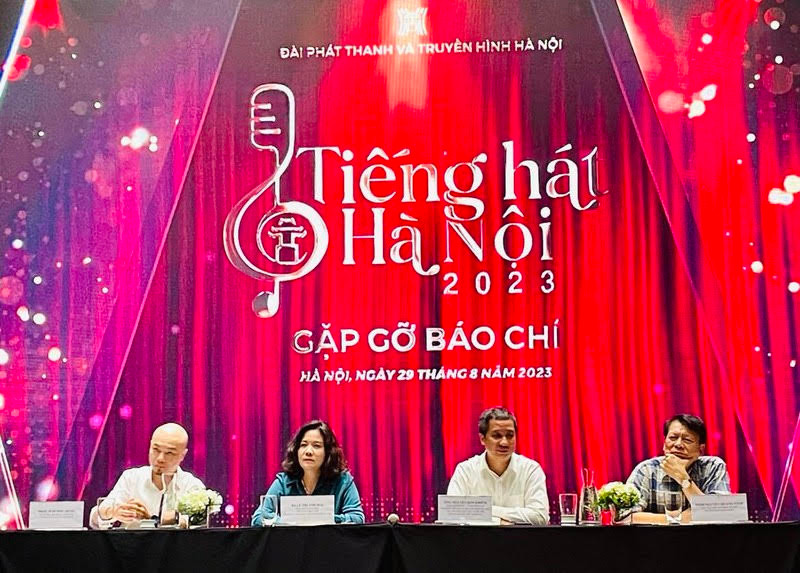 Đại diện Ban Tổ chức thông tin về cuộc thi.