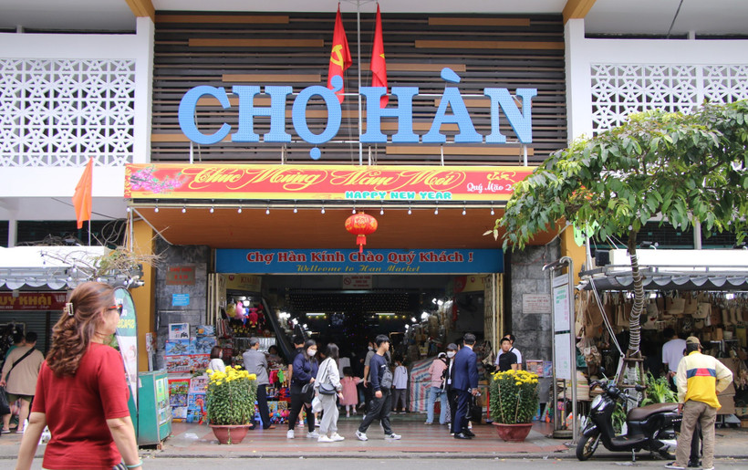 Chợ Hàn Đà Nẵng ngày 30 Tết.