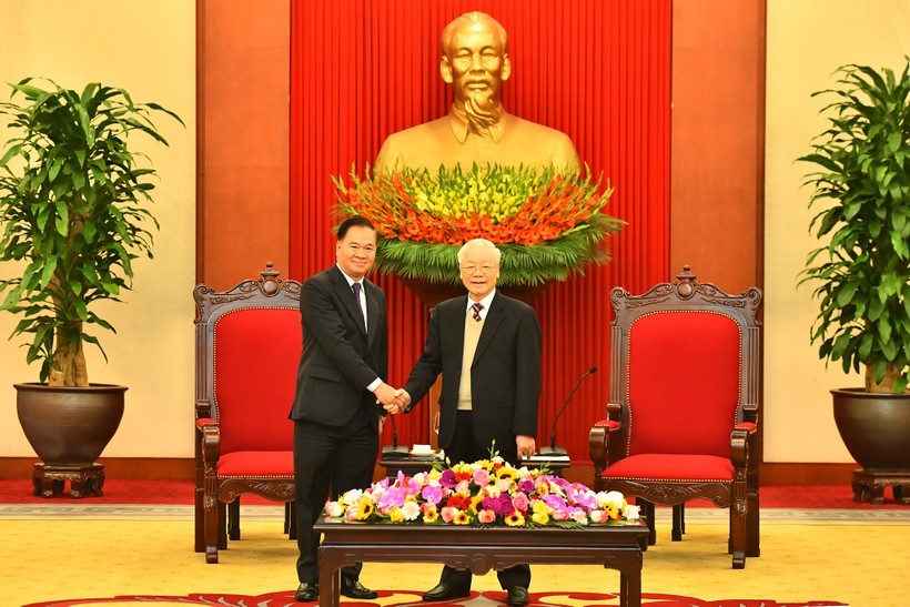 Tổng Bí thư Nguyễn Phú Trọng tiếp đồng chí Thongsalith Mangnomek, Bí thư Trung ương Đảng, Chánh Văn phòng Trung ương Đảng Nhân dân Cách mạng Lào sang thăm và làm việc tại Việt Nam. 