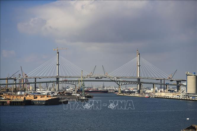 Quang cảnh cảng hàng hóa Long Beach, California, Mỹ. Ảnh: TTXVN