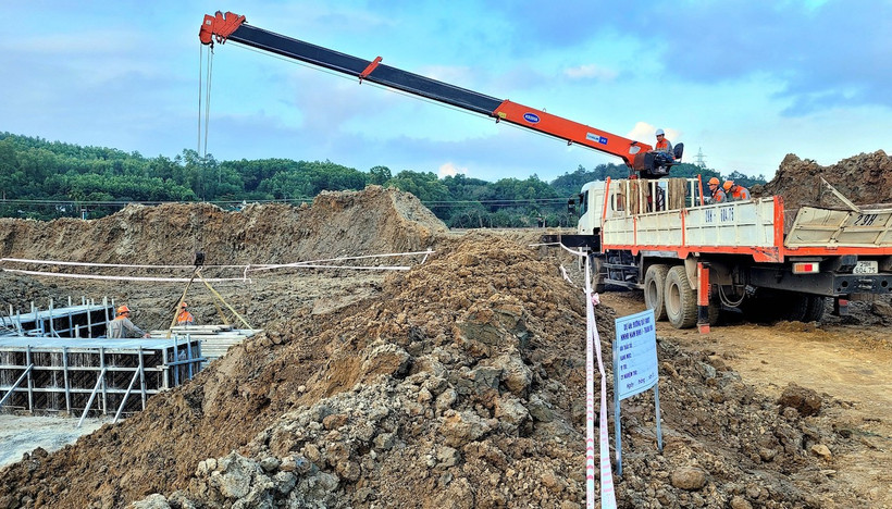 Tổng công ty Truyền tải điện quốc gia và tỉnh Thanh Hóa đã khẩn trương phối hợp triển khai thực hiện công tác giải phóng mặt bằng các dự án đường dây 500kV 3.