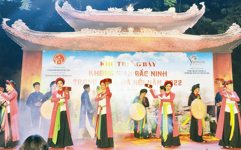 Trình diễn quan họ tại chương trình Không gian Bắc Ninh trong lòng Hà Nội. 