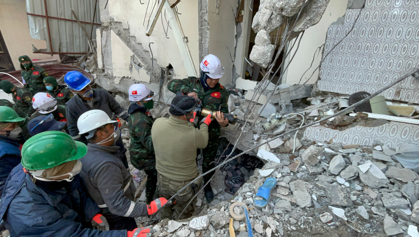 Quân đội nhân dân Việt Nam tham gia cứu hộ, cứu nạn, khắc phục hậu quả động đất tại Thổ Nhĩ Kỳ. (Ảnh VĂN HIẾU)