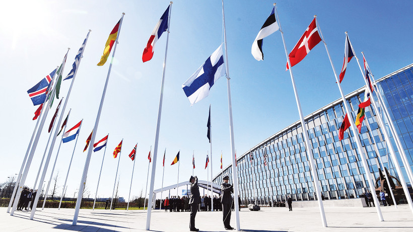 Lễ thượng cờ Phần Lan tại trụ sở NATO ở Brussel, Bỉ ngày 4/4. Ảnh: AP