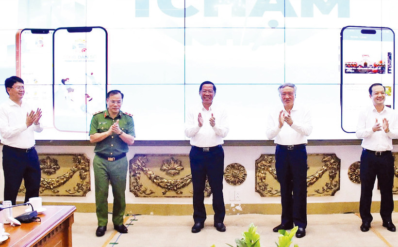 Ứng dụng Công dân số Thành phố Hồ Chí Minh giúp người dân thực hiện các thủ tục hành chính chỉ với "một chạm". 
