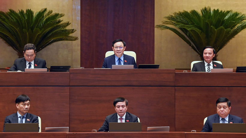 Chủ tịch Quốc hội Vương Đình Huệ tại phiên họp chiều 31/10. (Ảnh DUY LINH) 