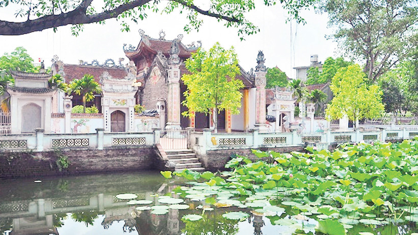 Di tích đền Nội Bình Ðà. 