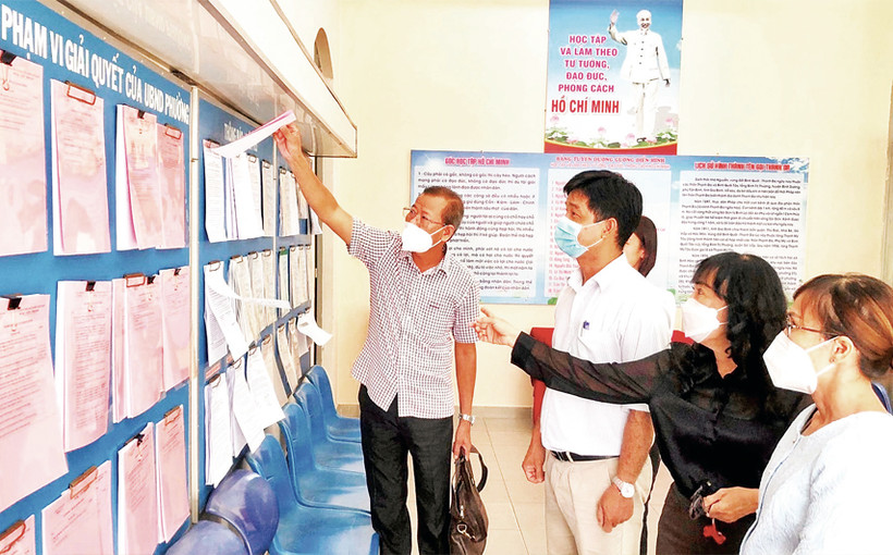Ủy ban Mặt trận Tổ quốc quận Bình Thạnh giám sát về công tác quản lý, điều hành tại một số phường trên địa bàn. 
