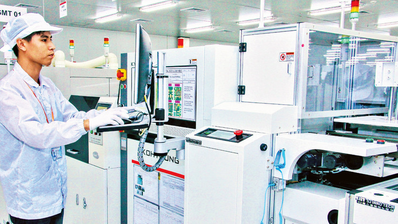 Sản xuất trong nhà máy của Tập đoàn LG tại Khu công nghiệp Tràng Duệ (Hải Phòng). 