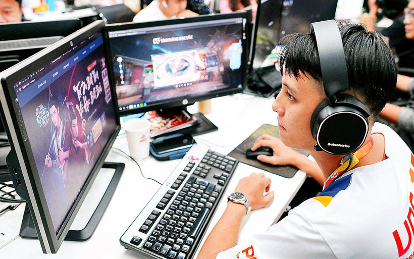 Nhân viên công nghệ làm việc tại Công ty cổ phần VNG, Khu chế xuất Tân Thuận, Quận 7. 