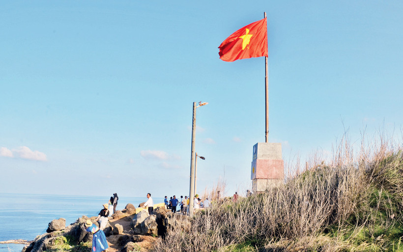 Khai thác tiềm năng, lợi thế du lịch huyện đảo Phú Quý 