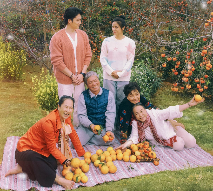 Cảnh trong phim Gặp em ngày nắng với những gam màu tươi sáng. 