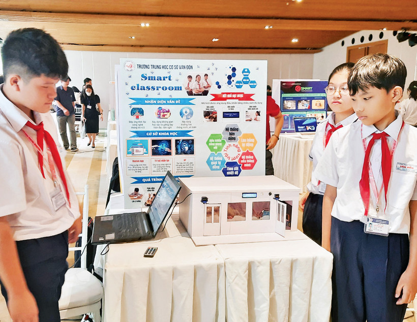 Học sinh thành phố tham gia cuộc thi DigiTrans Edtech 2022 với chủ đề ứng dụng chuyển đổi số trong lĩnh vực giáo dục tại Thành phố Hồ Chí Minh. 