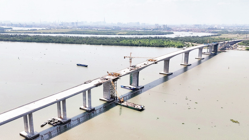 Cầu Nhơn Trạch trên tuyến Vành đai 3 nối Thành phố Hồ Chí Minh và Đồng Nai sẽ thông xe kỹ thuật trước ngày 30/4/2025. 
