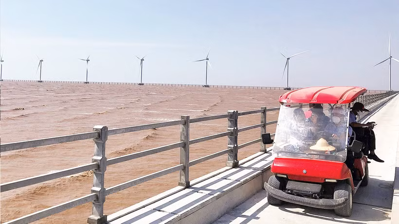 Dự án điện gió ngoài khơi đầu tiên tại tỉnh Bạc Liêu do Tập đoàn Phương Anh đầu tư. 