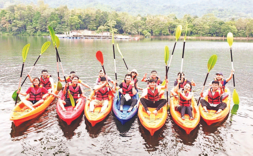 Hè về là thời điểm các hoạt động du lịch nghỉ dưỡng, sinh thái tăng tốc. 