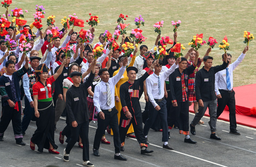 Phát huy sức mạnh của khối đại đoàn kết dân tộc trong sự nghiệp cách mạng của Đảng góp phần xây dựng đất nước ngày càng phồn vinh, hạnh phúc. (Ảnh DUY LINH) 