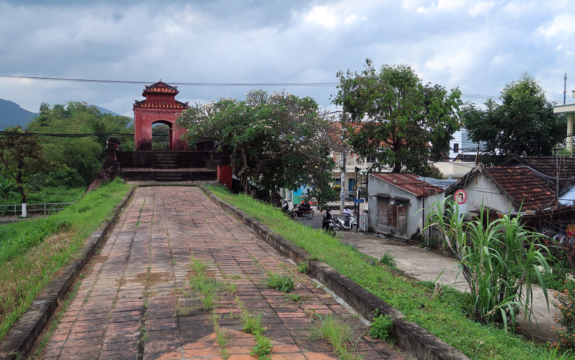 Một đoạn bờ thành Diên Khánh.
